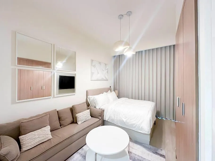 Apartment Luxury Studio Near Burj Khalifa In Azizi Riviera Dubai